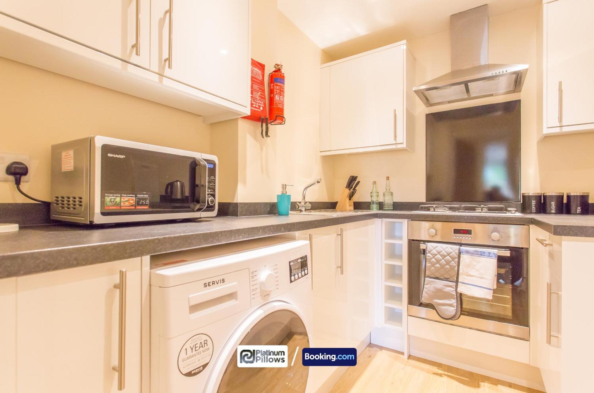 Modern Oxford 2 Bedroom Apartments, Near Headington Hospital, Families & Contractor Accommodation With Parking Exterior photo