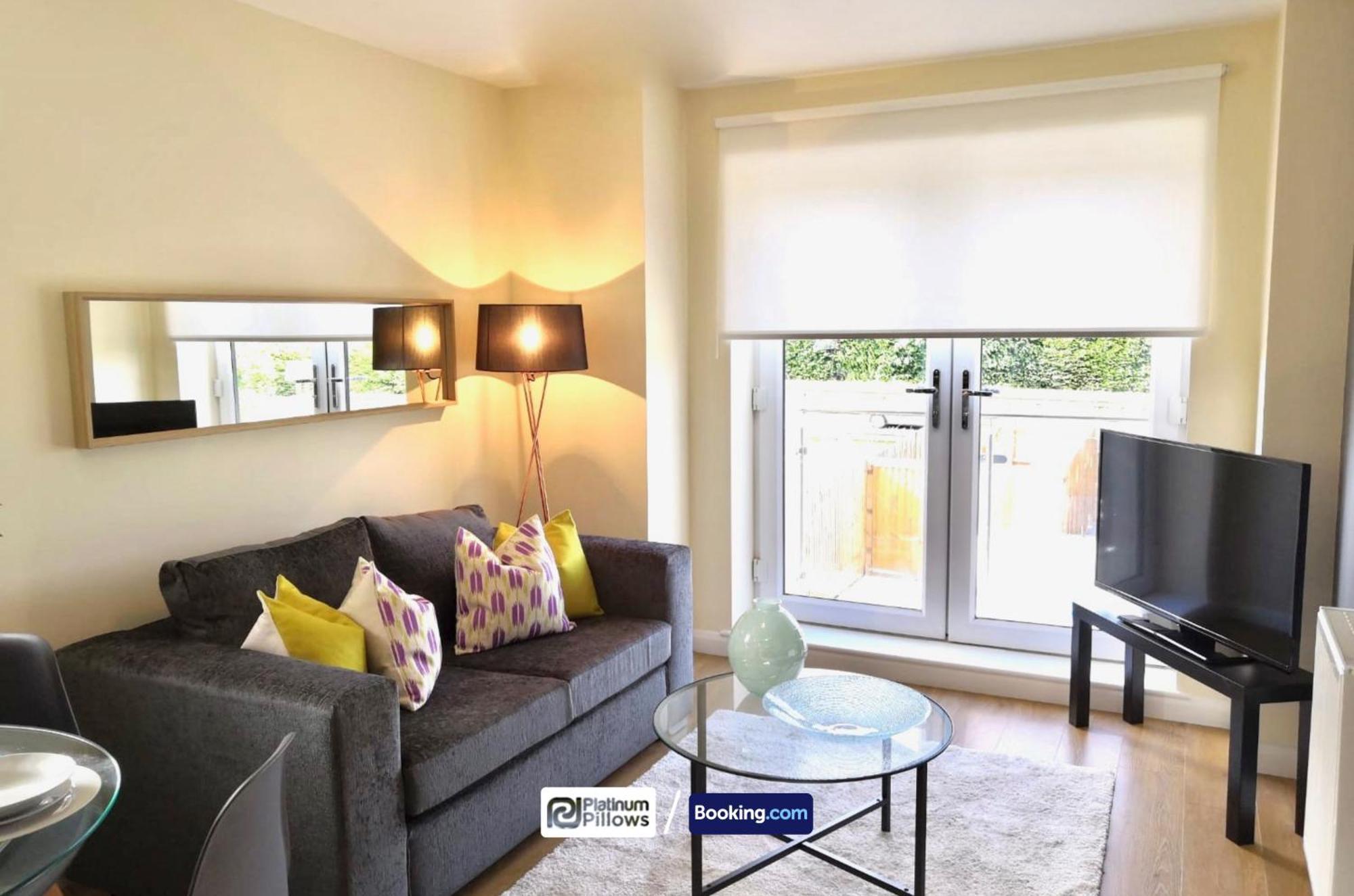 Modern Oxford 2 Bedroom Apartments, Near Headington Hospital, Families & Contractor Accommodation With Parking Exterior photo
