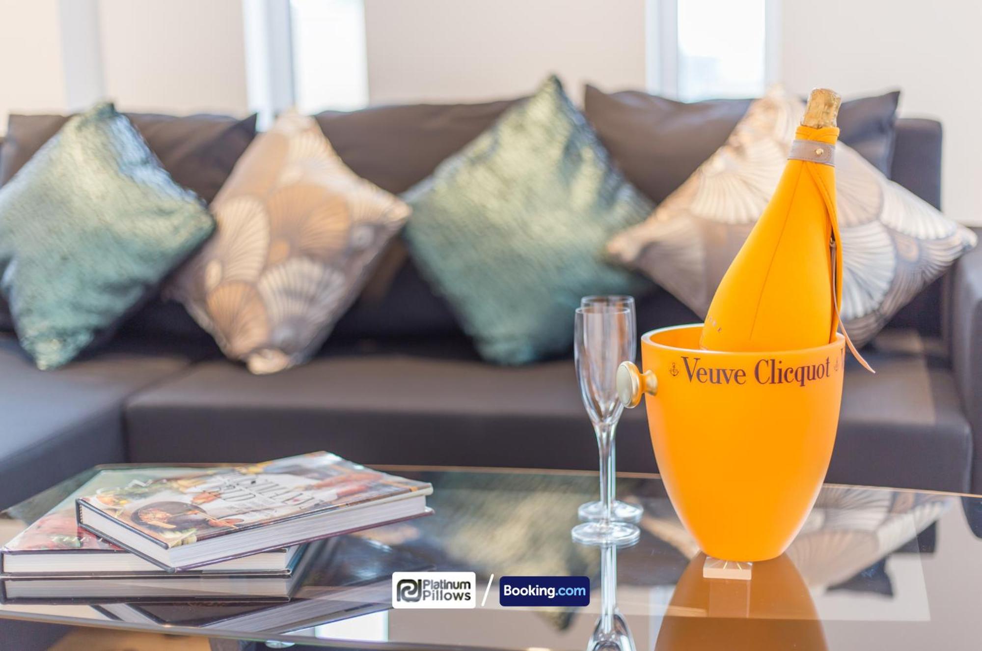 Modern Oxford 2 Bedroom Apartments, Near Headington Hospital, Families & Contractor Accommodation With Parking Exterior photo